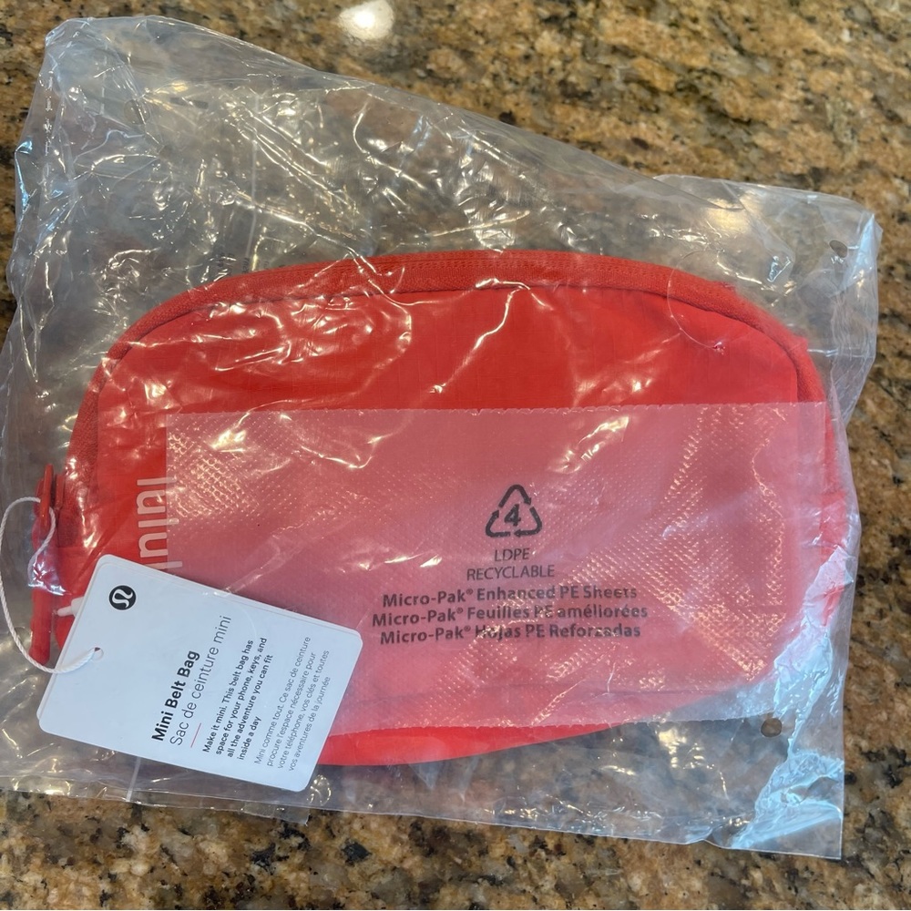 NWT Lululemon Red Mini Belt bag .7L size , solar orange / white - Picture 11 of 16